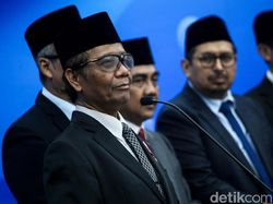 Mahfud Md Lantik 4 Pejabat Eselon I Kominfo