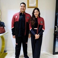 Begini potretnya bersama Mas Menteri Dito. Foto: Instagram Mikha Tambayong