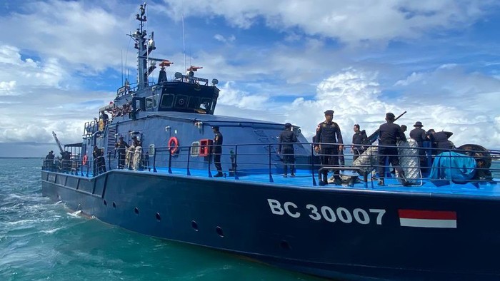 Pelepasan patroli laut di Pelabuhan Sorong, Papua Barat Daya.