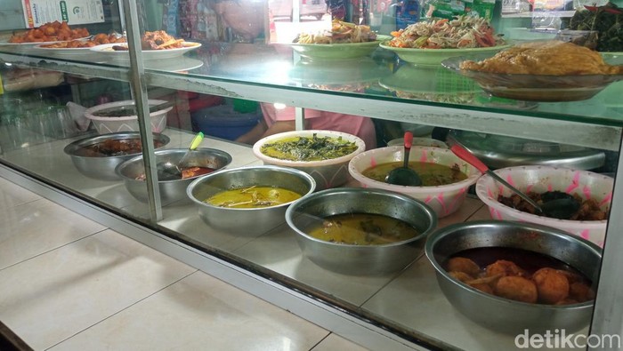 Pemilik warteg keluhkan naiknya harga telur dan daging ayam