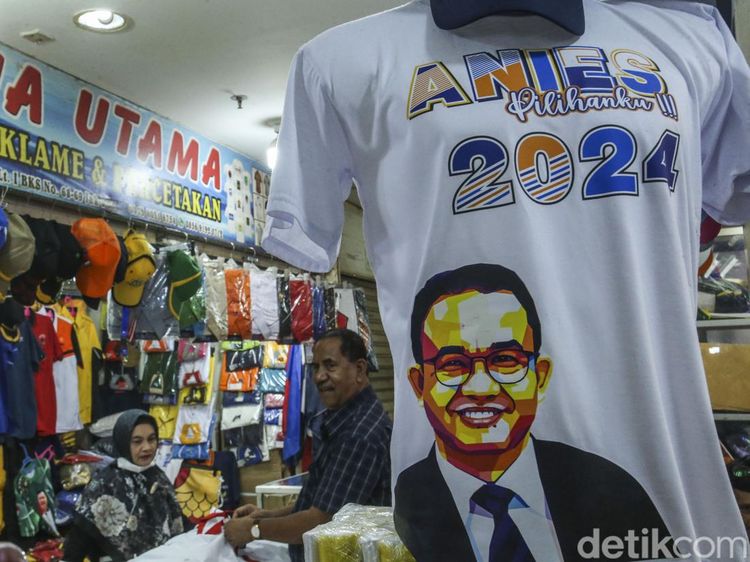 Penjualan Atribut Partai di Pasar Senen Mulai Meningkat