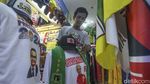 Penjualan Atribut Partai di Pasar Senen Mulai Meningkat