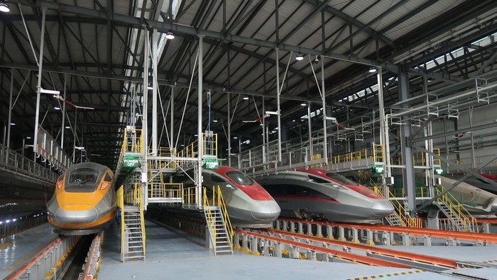 Ini adalah joint workshop di Depo Tegalluar. Di lokasi ini akan menjadi rumah bagi 11 EMU dan 1 CIT Kereta Cepat Jakarta Bandung.