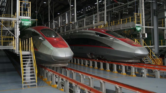 Pernah Lihat Depo Kereta Cepat Jakarta-Bandung? Nih Penampakannya Ini adalah joint workshop di Depo Tegalluar. Di lokasi ini akan menjadi rumah bagi 11 EMU dan 1 CIT Kereta Cepat Jakarta Bandung.