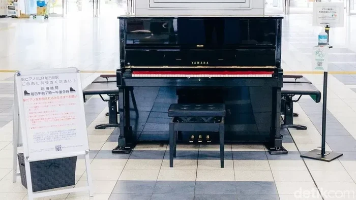 Piano jalanan di Jepang