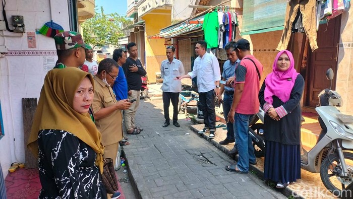 Polisi mendatangi lokasi pembacokan di Gresik