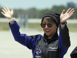 Potret Astronot Perempuan Arab Saudi Pertama yang ke Luar Angkasa