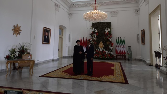 Presiden Jokowi dengan Presiden Iran Ebrahim Raisi