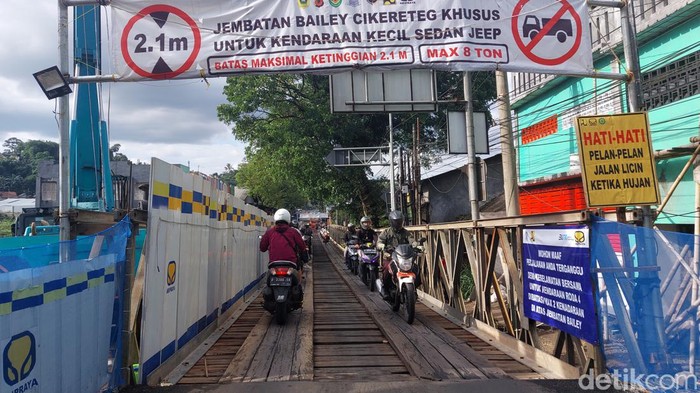 Proyek Jembatan Cikereteg Bogor