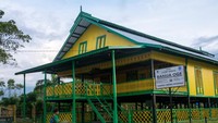 Banua Oge atau Souraja atau tempat tinggal raja yang dibangun pada awal abad ke-19 itu direvitalisasi pemerintah melalui Kemendikbud dengan tetap menjaga arsitektur aslinya dan menjadi pusat pendidikan sejarah dan budaya sekaligus destinasi wisata.