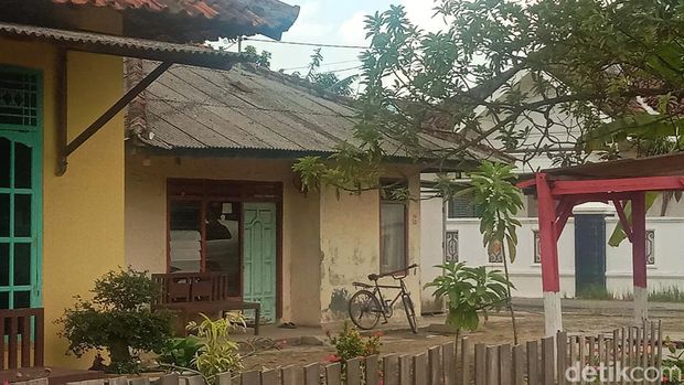 Rumah Surono yang dijadikan alamat perusahaan pemenang tender proyek jalan.