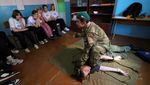Rusia Beri Latihan Militer ke Sekolah di Crimea