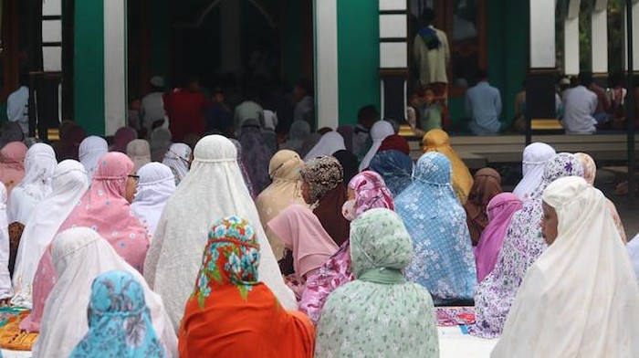 Tata cara shalat Idul Fitri dan Idul Adha.