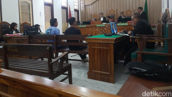 Suasana persidangan kurir sabu 50 kg asal Aceh di PN Medan. (Raja Malo Sinaga/detikSumut)