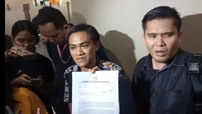 Video Syur Mirip Rebecca Klopper Diadukan ke Polisi