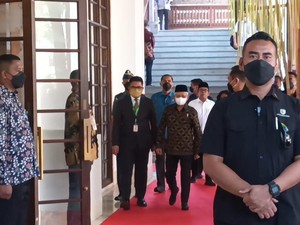 Marak Tertipu Jastip Tiket Konser Coldplay, Maruf Amin Minta Warga Hati-hati
