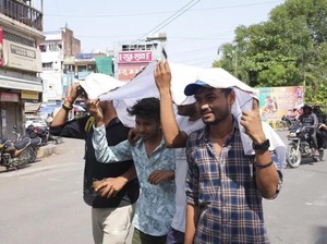 Derita Warga India Dilanda Gelombang Panas, Suhu 45 Derajat Celsius!
