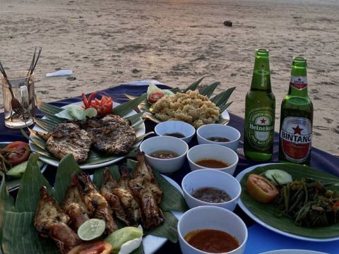 5 Rekomendasi Tempat Makan Seafood di Jimbaran, Dijamin Enak!