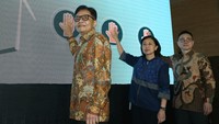 Presiden Direktur PT BNP Paribas Asset Management Priyo Santoso besama Direktur & Head of Marketing and Product Development PT BNP Paribas Asset Management Maya Kamdani, usai sesi talk show bertema “Investasi Berbasis ESG Ciptakan #MasaDepanBerdampak” dalam rangkaian peluncuran Reksa Dana BNP Paribas Indonesia ESG Equity, di Jakarta, Selasa (23/5/2023).