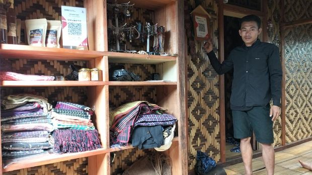 Belanja UMKM di Baduy Pakai Cashless