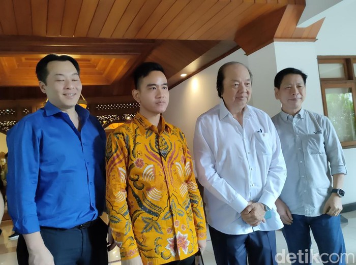 Dato Sri Tahir bertemu Wali Kota Solo Gibran Rakabuming Raka di Balai Kota Solo, Rabu (24/5/2023).