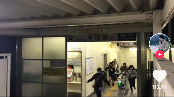 Diduga curangi tiket shinkansen.