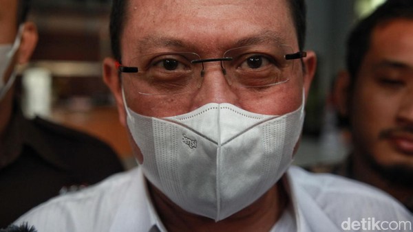 Diperiksa 7 Jam, Hasbi Hasan Belum Ditahan KPK