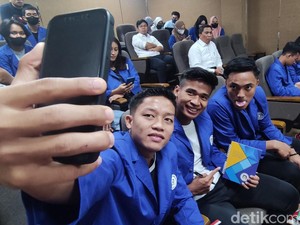Momen Langka! Ernando Ari Cs Ikut Kuliah Luring