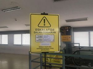 Duh! Eskalator di Stasiun Duri Mati, Perbaikan Masih Tunggu Spare Part