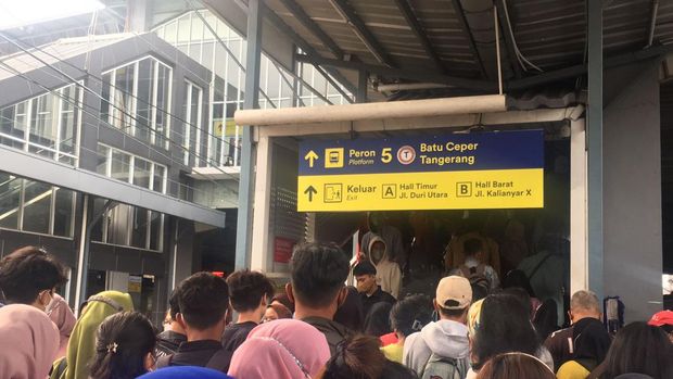 Eskalator Stasiun Duri rusak (Magdalena Handrica Natasya Gadja/detikcom)