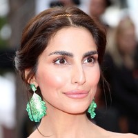 Farnoush yang lahir di Iran Utara kini tinggal di Jerman dan memulai karier modelling internasionalnya saat usianya 28 tahun. Dia bernaung di bawah agensi model MMG Models dan Brave Models. Foto: Getty Images