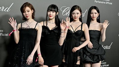 Gaya Mewah aespa di Acara Chopard, Visual Karina cs Disebut Unreal Bak AI