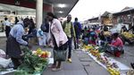 Geliat Pedagang Kaki Lima di Tengah Runtuhnya Mata Uang Zimbabwe