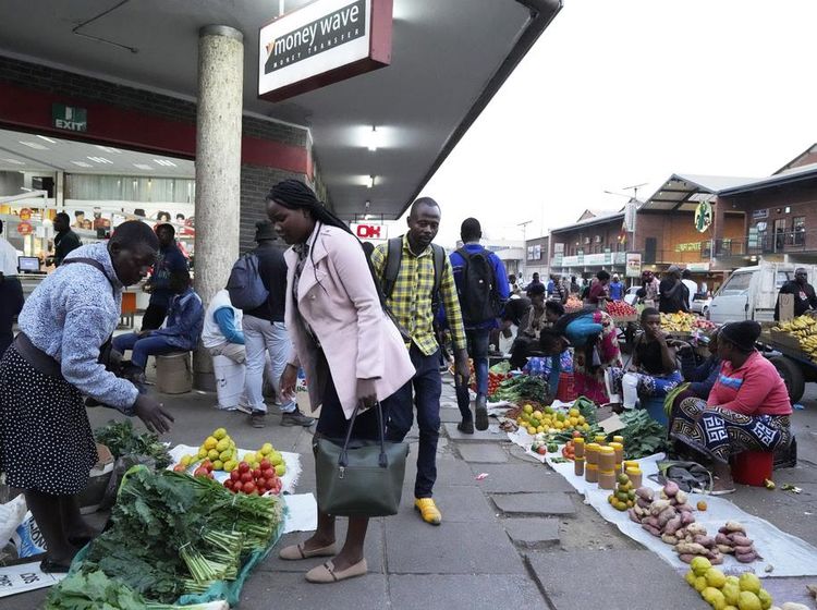 Geliat Pedagang Kaki Lima di Tengah Runtuhnya Mata Uang Zimbabwe