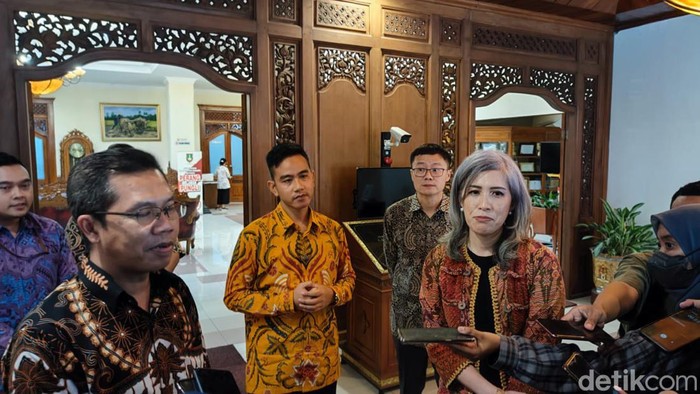 Gibran Rakabuming bertemu dengan perwakilan Huawei di Balai Kota Solo, Rabu (24/5/2023).