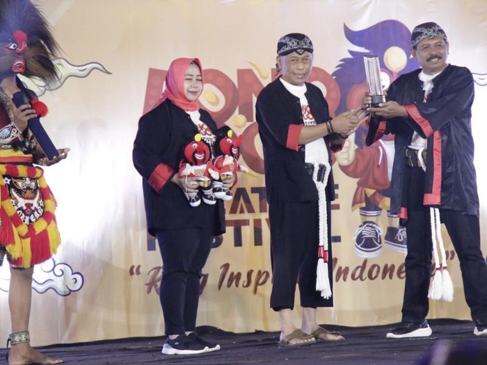 Giri saat pembukaan PCF
