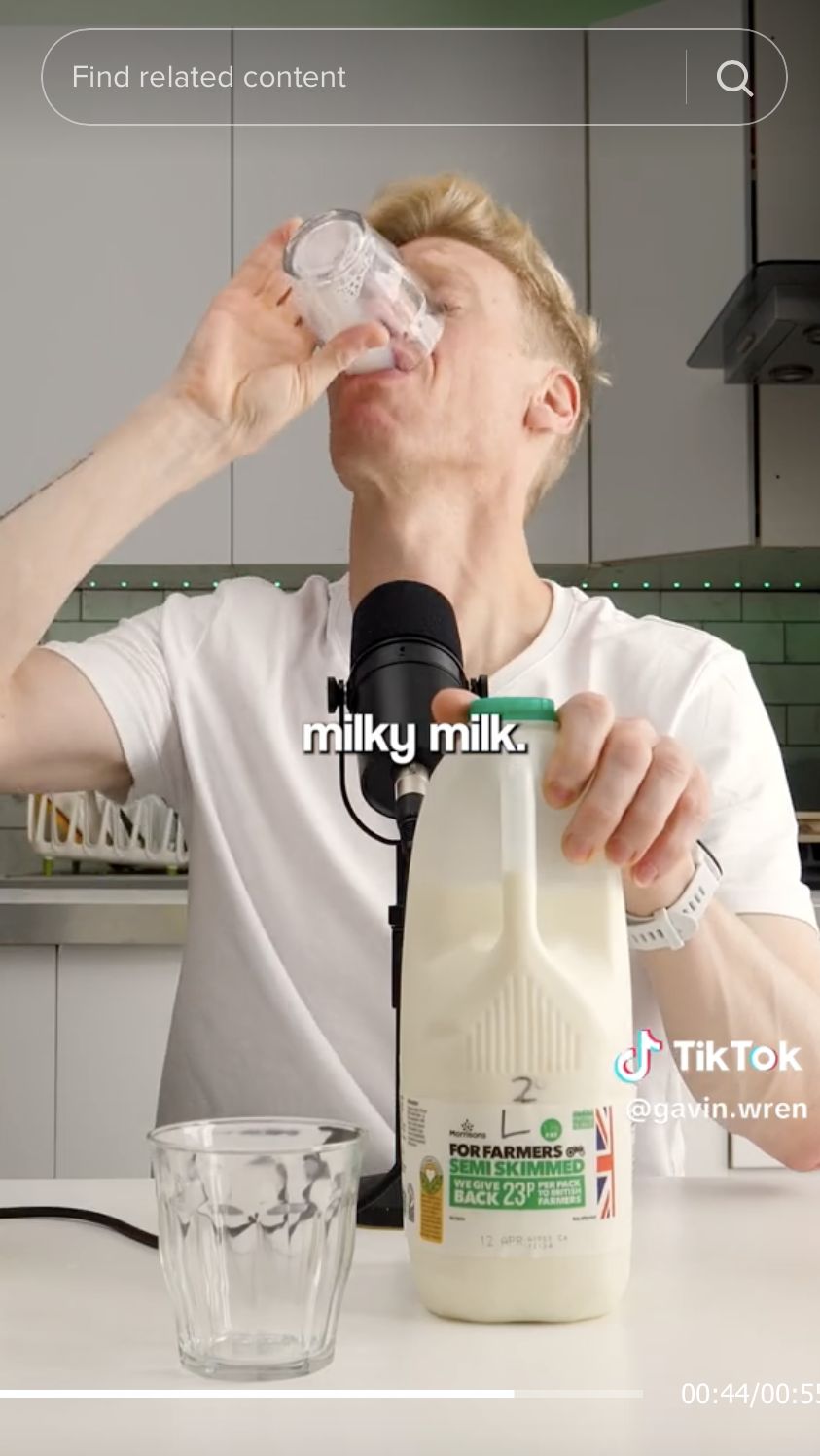 Gokil! Pria Ini Makan Makanan Kedaluwarsa Demi Buktikan Hal Ini