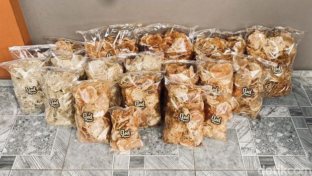 Ihsan Nurzaman Sidik dan keripik elod