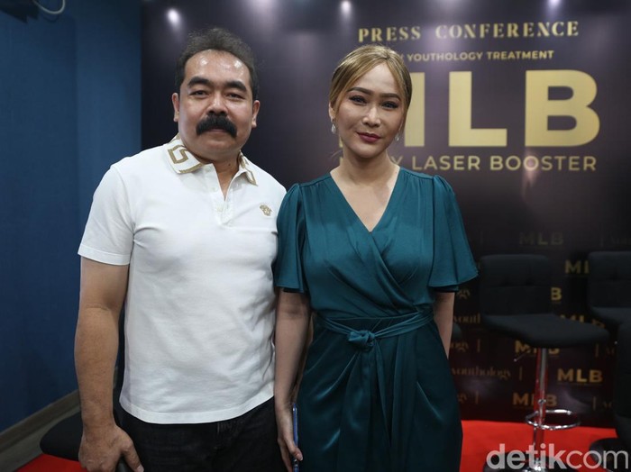 Inul Daratista dan Adam Suseno saat ditemui di kawasan Jakarta Selatan.