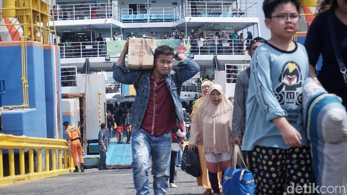 Jadwal dan tarif Kapal Ferry-Express Bahari dari Tanjung Kalian