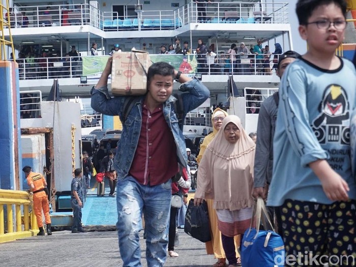 Jadwal dan tarif Kapal Ferry-Express Bahari dari Tanjung Kalian