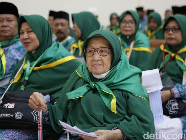 Jemaah Haji Asal Jawa Barat Mulai Berangkat Hari Ini