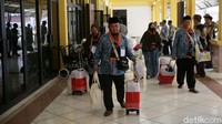 Jawa Barat mulai memberangkatkan calon jamaah haji, mulai hari ini.  