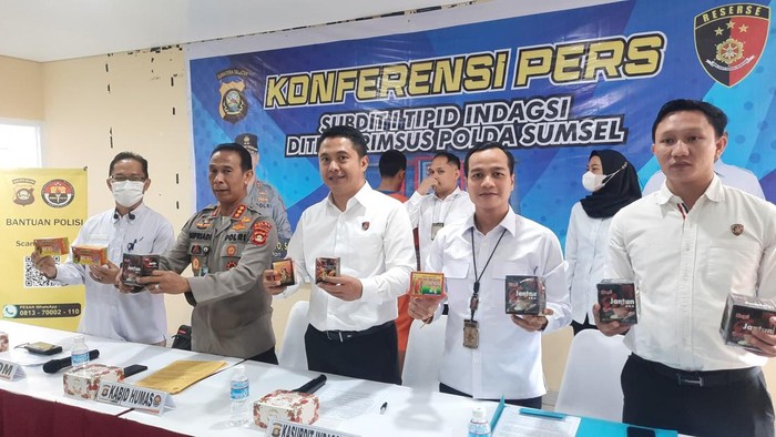 Jual beli obat kuat berbahaya