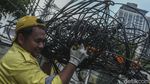 Dinas Bina Marga DKI Pangkas Kabel Semrawut