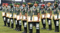 Penghargaan diberikan kepada 18 prajurit TNI AD, satu anggota Persit KCK, satu pelatih, dan dua manajer kontingen.  
