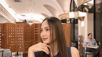 Terlepas dari masalah tersebut, Lycie Joanna sering terlihat menikmati waktu dengan ngopi dan minum cantik seperti ini. Foto: Instagram @lyciejoe