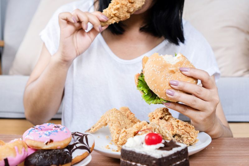 Makanan cepat saji bikin tidur tak nyenyak