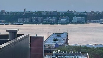 Dikutip dari Daily Mail, lebih dari 90 peristiwa kebakaran hutan melanda provinsi Alberta, menghanguskan lebih dari 800 ribu hektar lahan. Foto: Daily Mail