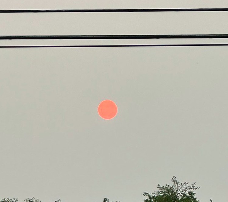 Matahari merah
